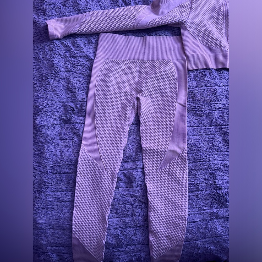 Beige Textured Athletic Set - Picture 2 of 2
